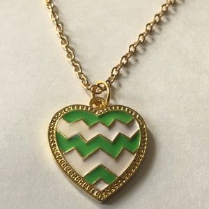 Green & white heart pendant necklace NWT